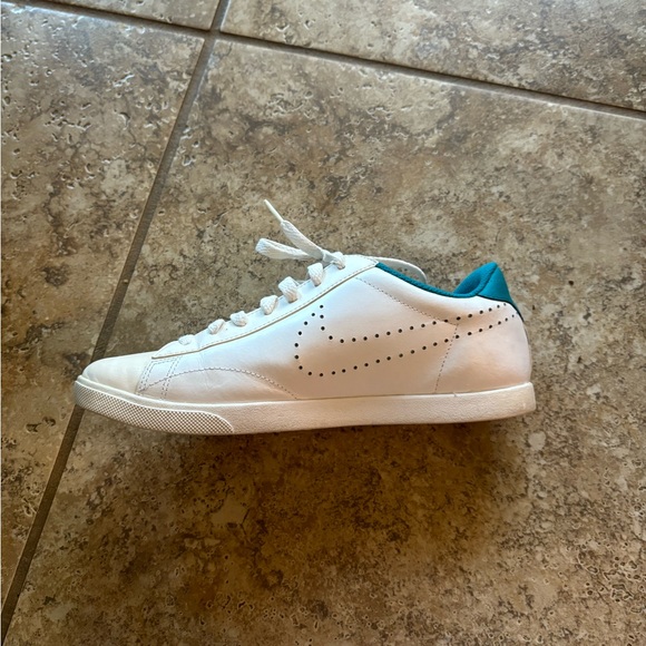 Nike Women’s Racquette LTR - White - Size 9 - Picture 7 of 9